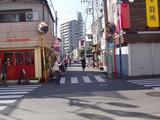 イルパッソ 路地入口
