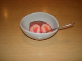 魚源 リンゴのワイン煮とイチゴ