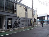 JS 店の壁