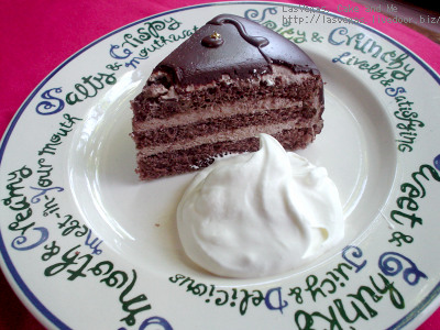 生クリーム添え