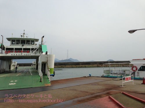 フェリーで兎島へ