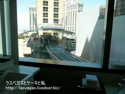 見世物小屋