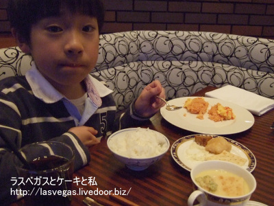 お食事中