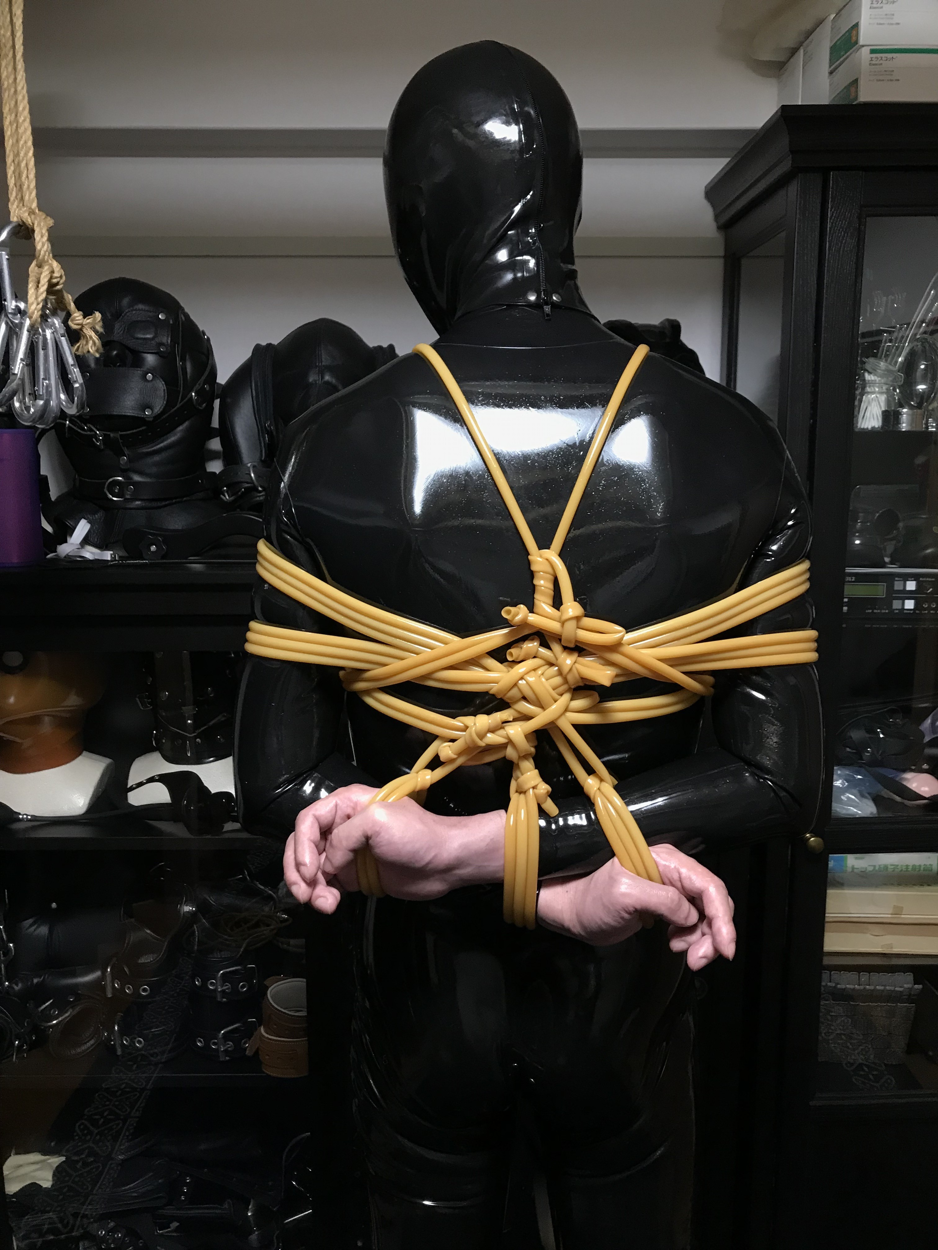 ゴム緊縛 ゴムチューブ緊縛 Rubber Tube Kinbaku (Tight Binding) : 性行為と都市
