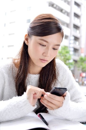 スマホ女性