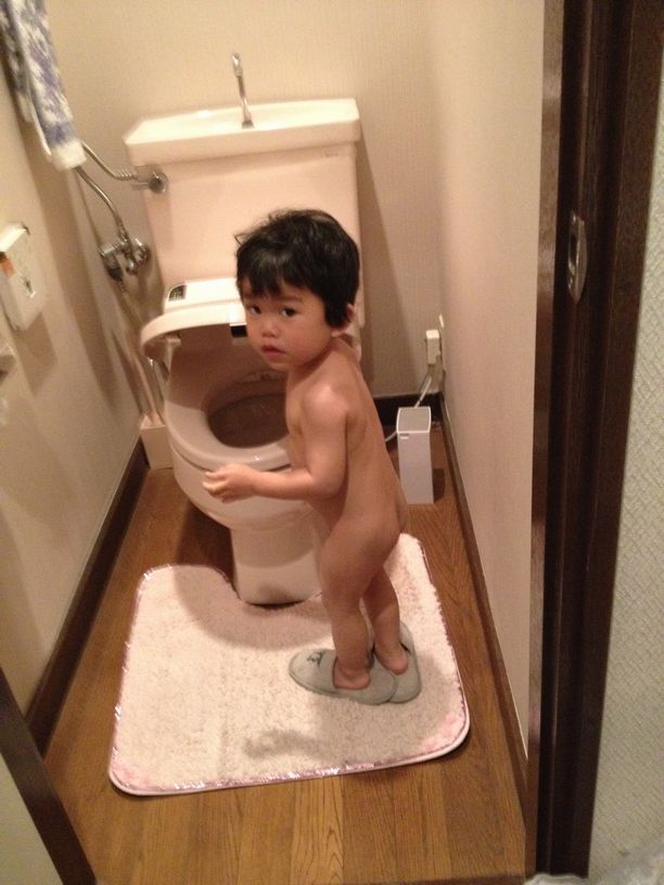 チアキッズのトイレトレ・スリッパで登場