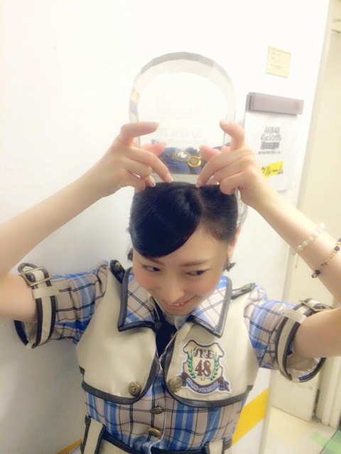 【悲報】総選挙20位&6年連続UGなのにTwitterのフォロワー数が2万人にすら達しないメンバーがいるらしい