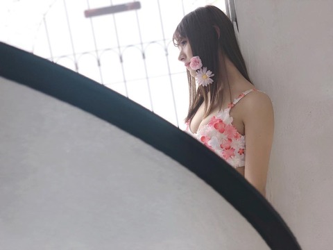 【NGT48】加藤美南ちゃんがインスタにあげたBOMB10月号の水着グラビアオフショット!!!