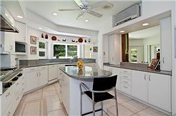3934 Waokanaka Street kitchen