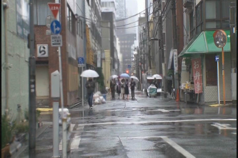 娘の入学祝いで外食をするドMママ_000