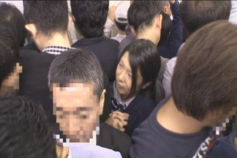 推定Hカップ 張り乳女子高生_001