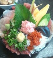 jpgてんこ盛り刺身丼