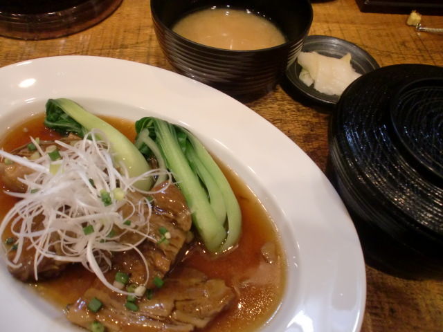 ぶたじろう(西荻窪)角煮定食
