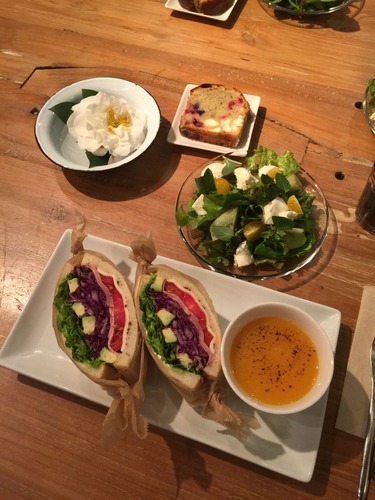 春のごちそうサンドウィッチ