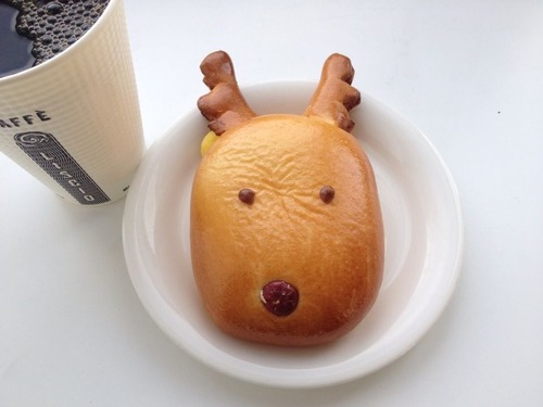 となかいクリームパン