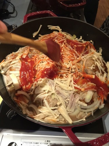 ハンバーグ煮込み前