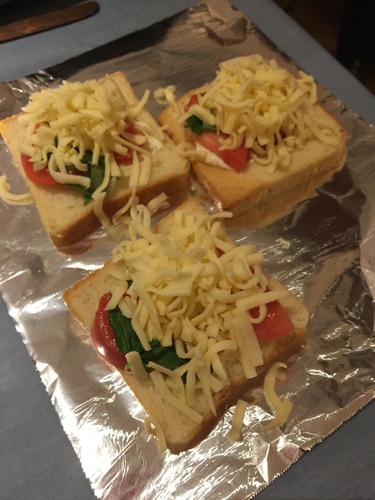ホットサンド作成中