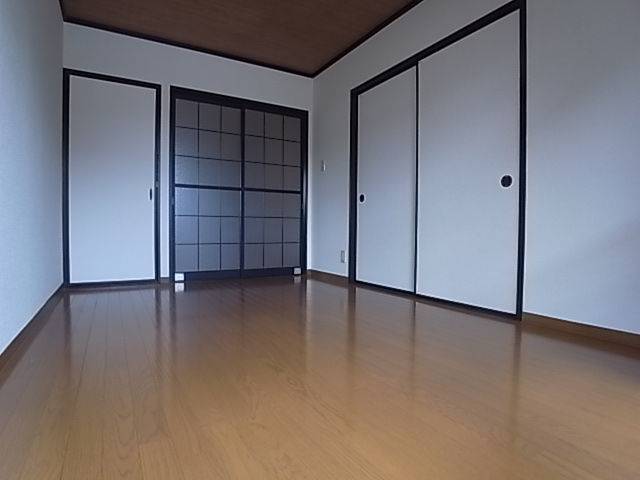 R0014702
