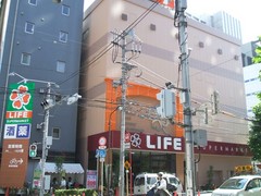 スーパー・ライフができるよー。LIFE・神田和泉町店・外観