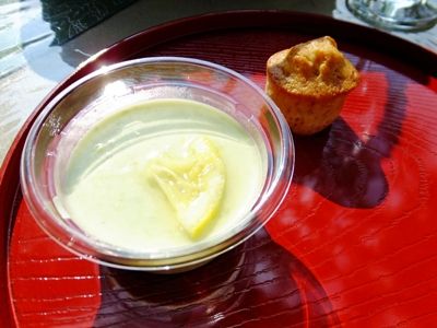 抹茶ムースと薔薇のケーキ