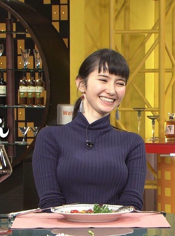 市川紗椰の下着姿画像 オタクのハーフモデルのブラジャー姿は絶品だな