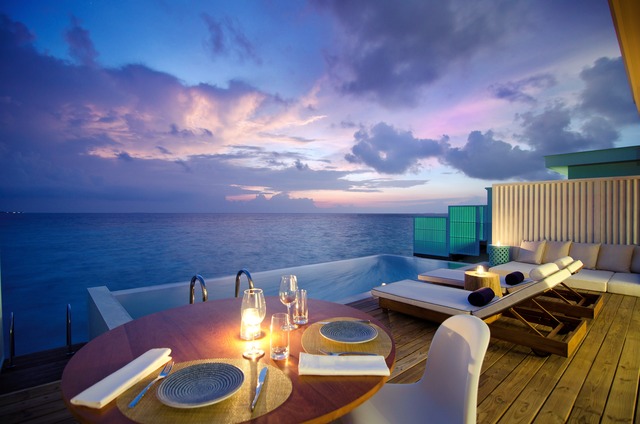 LagoonHouseDeckNight01