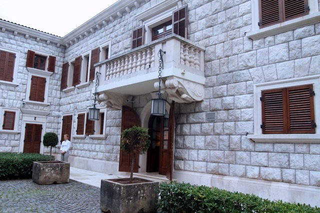 P1317599