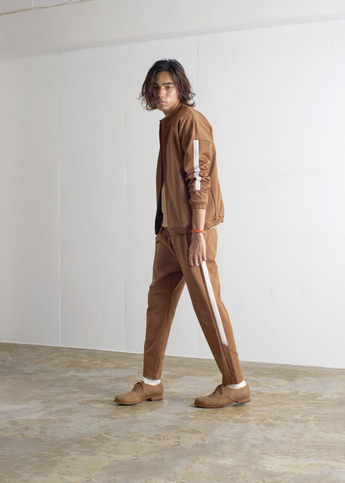 fct_03001-693x970
