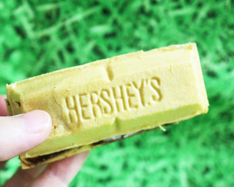 HERSHEY'Sクランチチョコモナカ