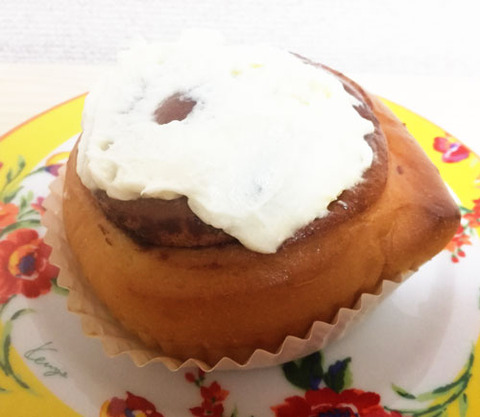 チーズクリームのシナモンロール【セブンイレブン】