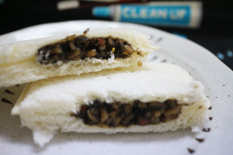 ランチパック 黒焼そばと赤焼そば