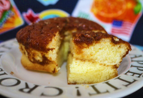 カラメルソースがしみこんだざらめのフワジュワケーキ