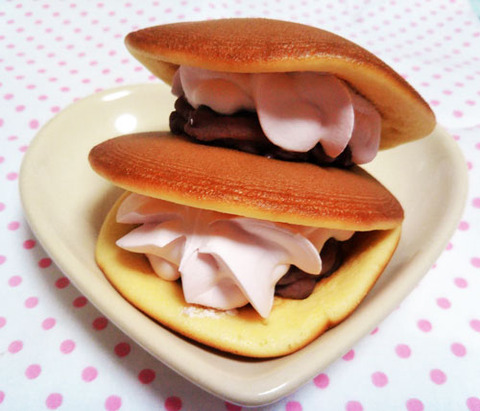 スプーンで食べる春薫る桜生どら焼【ローソン】