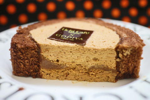 UchiCafe' SWEETS × GODIVA キャラメルショコラロールケーキ