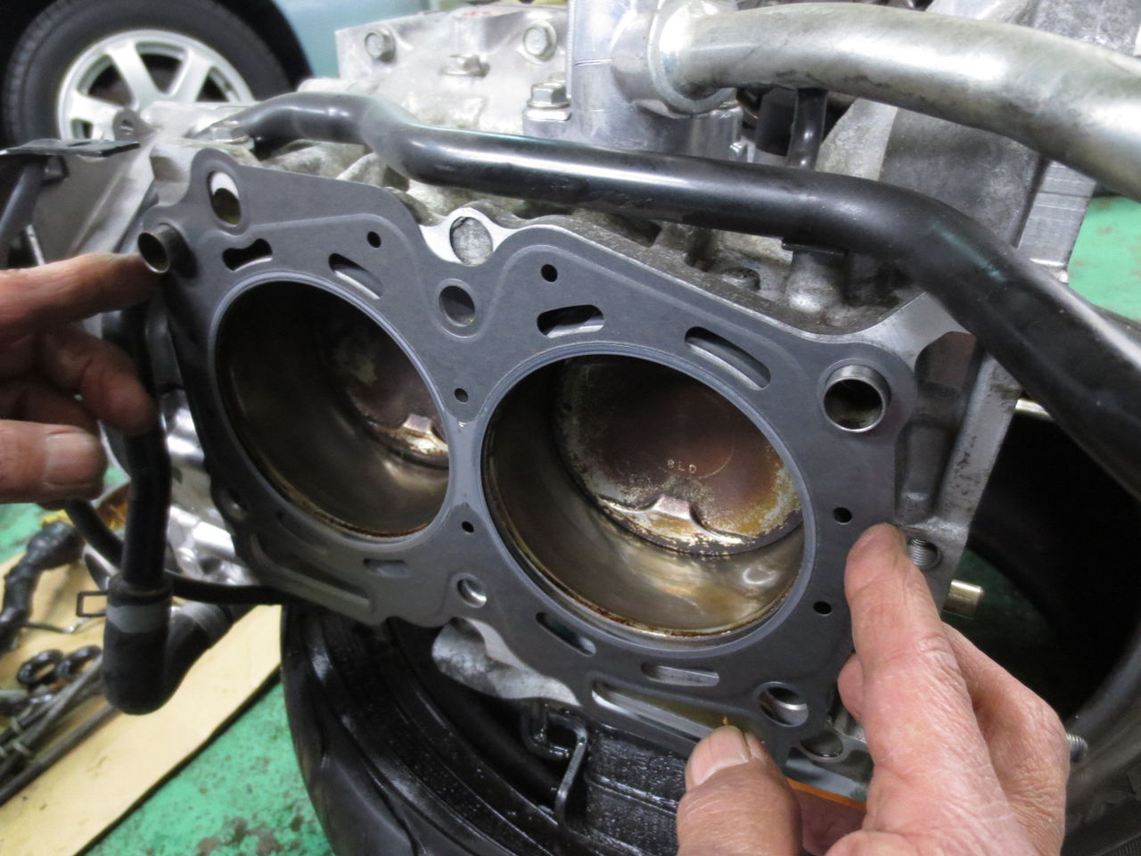 スバル　ヘッドカバーガスケット　レガシィ等 スバルレガシィ修理 | 小林モータース株式会社