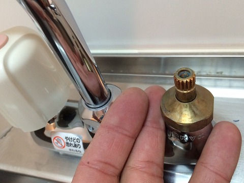 キッチン混合水栓水漏れ修理 パッキン交換