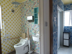 1階トイレと洗面所