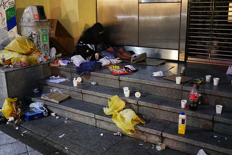 渋谷のハロウィン参加者がゴミ放置で住民激怒