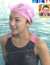 竹内由恵アナのおっぱい浮き出た競泳水着キャプ