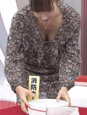 加藤シルビアの谷間がまた久しぶりに見えてうれしいのう、うれしいのう