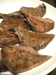 上タン炭火焼き 58元