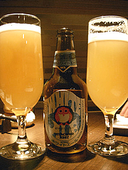 瓶と生を飲み比べ