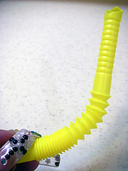 SM道具にしか見えないストロー