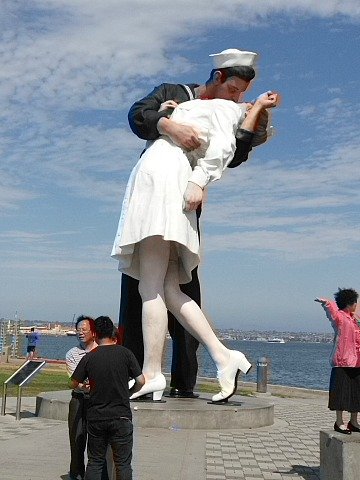 peace statue