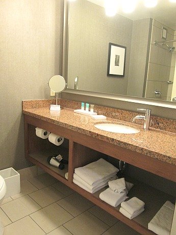 hyatt bathroom 1