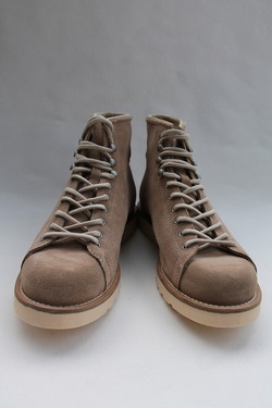 VELVET RED Suede Line Man SAND (2)