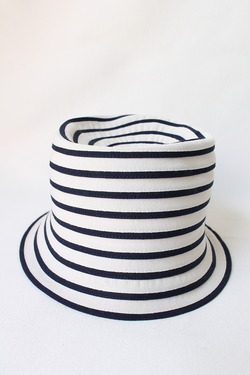 ARMEN Small Brim Tape Hat Navy x White