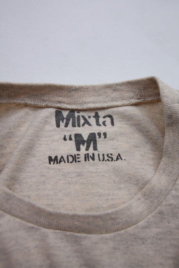 MIXTA Crew Neck with Pocket OATMEAL (3)