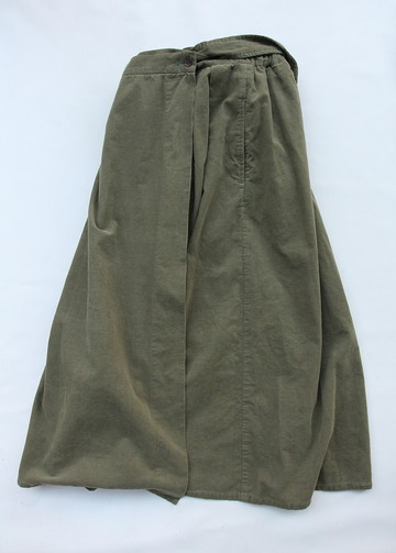 Le ciel de Harriss Corduroy Suspenders Wrap Skirt OLIVE (3)