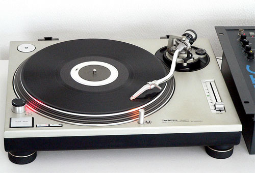 Technicsのターンテーブル「SL-1200」シリーズが生産終了へ